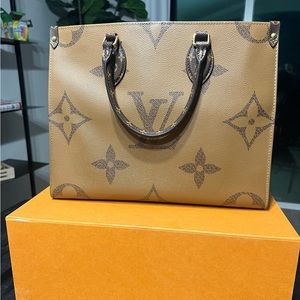 Louis Vuitton On the Go Tote MM Reverse Monogram